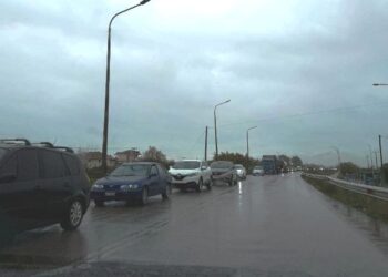 Έξοδος Χριστουγέννων: Ουρές ταλαιπωρίας στην Αντιρρίου-Ιωαννίνων, εξαιτίας των αγροτικών μπλόκων – Σημειωτόν εν μέσω κακοκαιρίας τα οχήματα (φωτο-βίντεο)