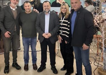 Εκπαιδευτική εκδήλωση «Υιοθετώ και Φωταγωγώ ένα Χριστουγεννιάτικο Δέντρο» από την Περιφέρεια Δυτικής Ελλάδας