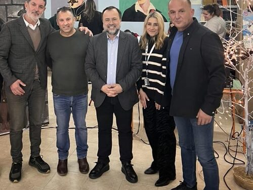 Εκπαιδευτική εκδήλωση «Υιοθετώ και Φωταγωγώ ένα Χριστουγεννιάτικο Δέντρο» από την Περιφέρεια Δυτικής Ελλάδας