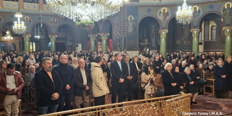 Με λαμπρότητα  εορτάστηκε η Εορτή των Χριστουγέννων στο Αγρίνιο