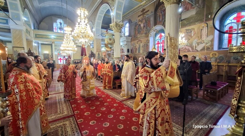 Η δεύτερη ημέρα των Χριστουγέννων στον ιστορικό Ιερό Ναό της Αγίας Παρασκευής Μεσολογγίου