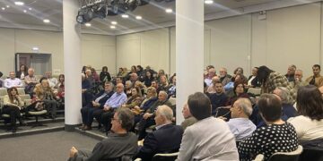 Πλήθος κόσμου στην παρουσίαση του βιβλίου του Δημήτρη Αλεξανδρή