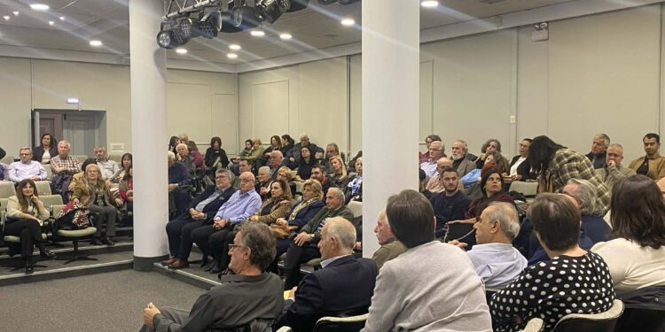 Πλήθος κόσμου στην παρουσίαση του βιβλίου του Δημήτρη Αλεξανδρή