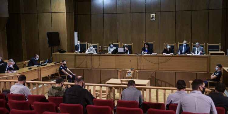 Χρυσή Αυγή: Η εισαγγελέας ζητά ξανά την ενοχή και των 42 κατηγορουμένων