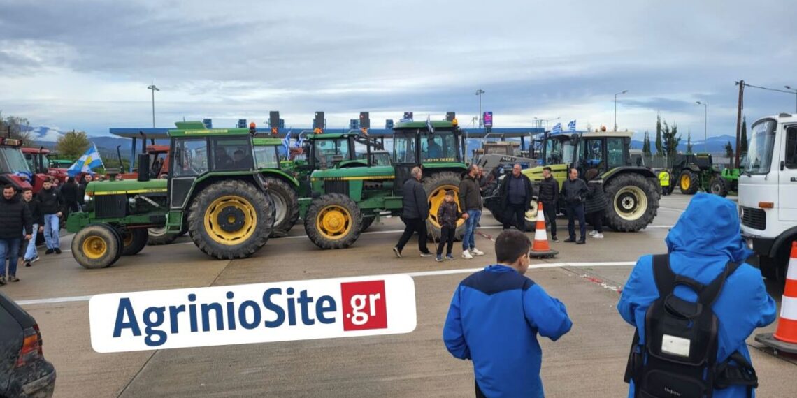 Κλιμακώνουν οι αγρότες: Μπλόκα στα διόδια Αγγελοκάστρου και στο Άκτιο (φωτο -βίντεο)