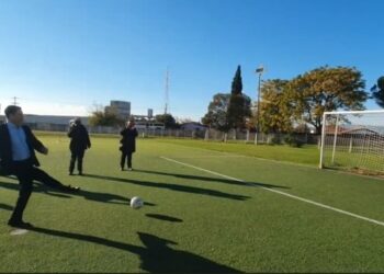 Τους άκουσε όλους ο Βρούτσης, είδε και τον Παπαναστασίου να χτυπά πέναλτι!