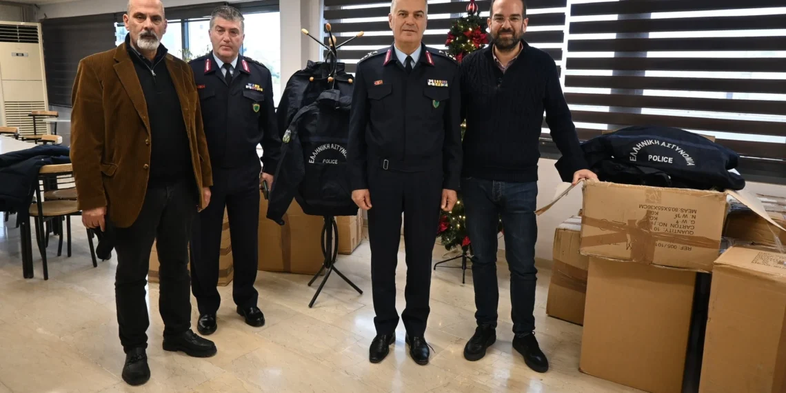 200 επιχειρησιακά γιλέκα από την Περιφέρεια Δυτικής Ελλάδας στην ΕΛ.ΑΣ