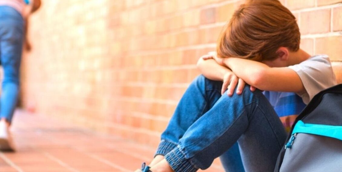 Μεσολόγγι: Σοκαριστικό περιστατικό bullying σε 14χρονο – Ανήλικος εξανάγκασε το θύμα να γονατίσει, ενώ ένας ακόμη βιντεοσκοπούσε το περιστατικό