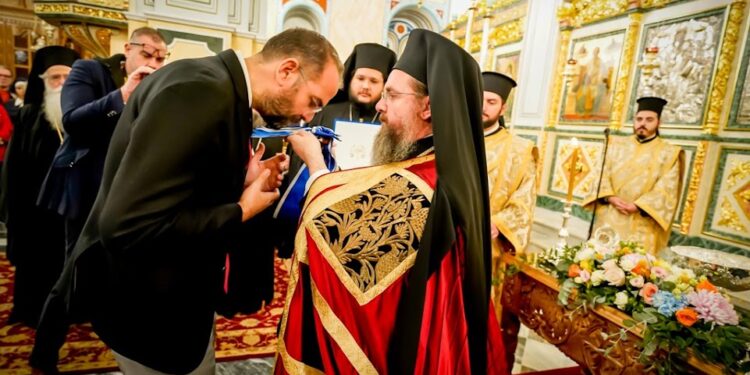 Τις ιστορικές του πύλες, άνοιξε και πάλι, ο εμβληματικός Μητροπολιτικός Ναός Αγίου Σπυρίδωνος Μεσολογγίου-Ανώτατη Τιμητική Διάκριση στο Περιφερειάρχη Ν.Φαρμάκη