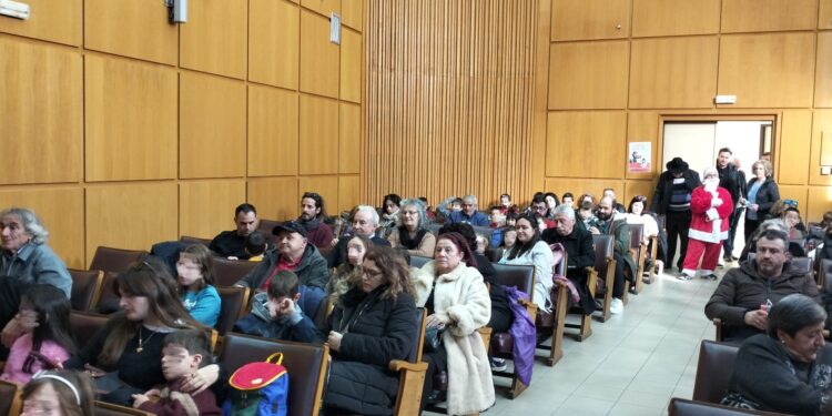 Όμορφη,ζεστή γιορτή για τα παιδιά από το σωματείο συνταξιούχων ΙΚΑ Αιτωλ/νίας