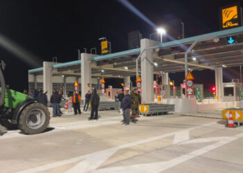 Το μπλόκο αγροτών της Βόνιτσας προχωρά σε άνοιγμα των διοδίων Ακτίου, το πρωί του Σαββάτου