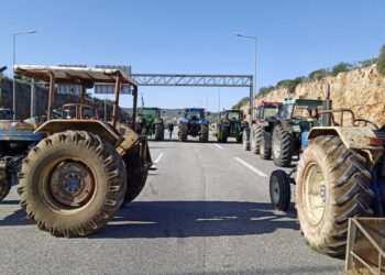 Βόνιτσα: Αποκλεισμός της Αμβρακίας Οδού και στα δύο ρεύματα από αγροτοκτηνοτρόφους