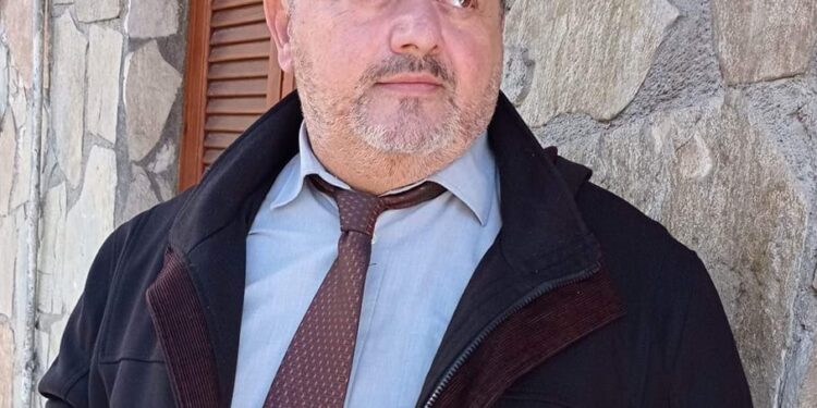 Η κυβέρνηση που απαξιώνει το διεθνές δίκαιο παίζει με τη δημοκρατία και τα εθνικά συμφέροντα