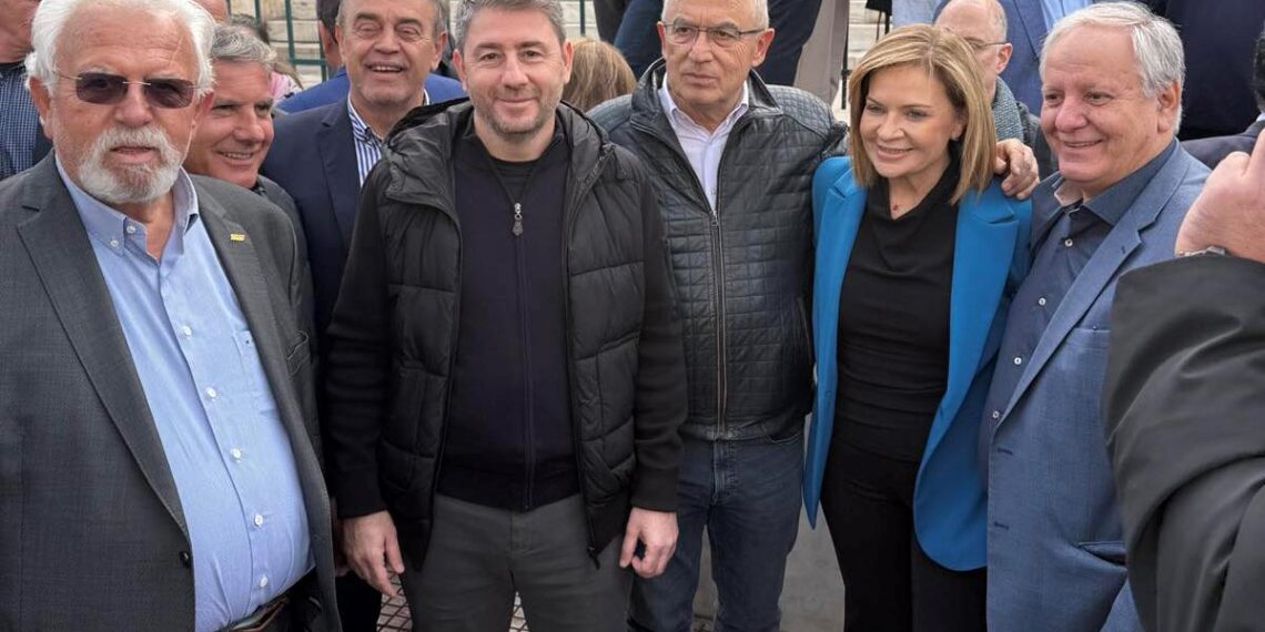 Ο Δήμος Αμφιλοχίας παρών στην πανελλαδική κινητοποίηση της ΚΕΔΕ έξω από τη Βουλή για τον Κρατικό Προϋπολογισμό