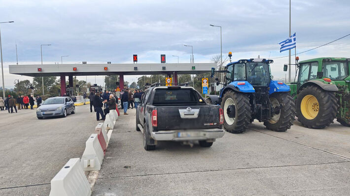 Βόνιτσα: Άνοιξαν τα διόδια οι αγροτοκτηνοτρόφοι και στο Άκτιο