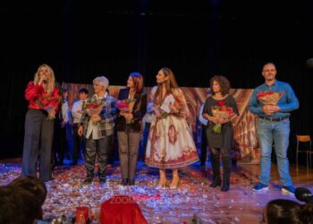 Κατάμεστο το Παπαστράτειο στο Αγρίνιο στη χριστουγεννιάτικη γιορτή της ΕΛΕΠΑΠ