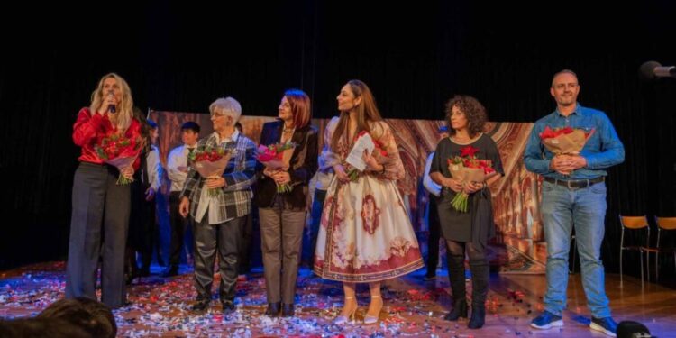 Κατάμεστο το Παπαστράτειο στο Αγρίνιο στη χριστουγεννιάτικη γιορτή της ΕΛΕΠΑΠ