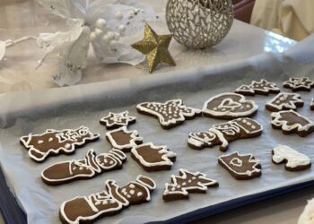 Gingerbread cookies: Τα καλύτερα χριστουγεννιάτικα μπισκότα