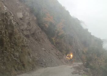 Προσοχή των οδηγών στον δρόμο από Χρυσοβίτσα προς Βαλτσόρεμα λόγω κατολισθήσεων