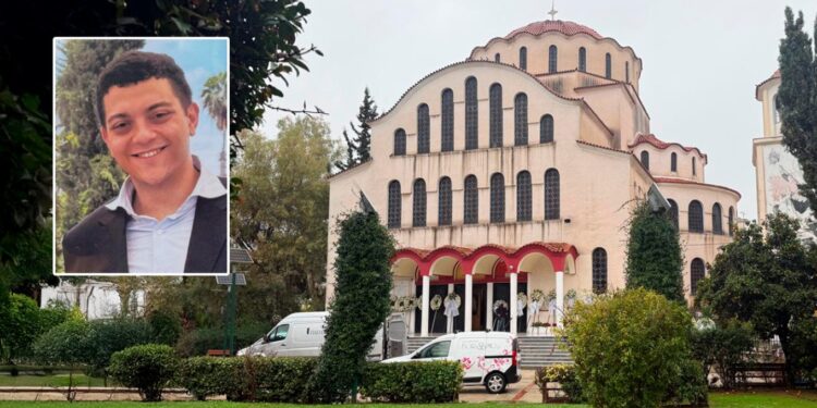 Σπαραγμός στην κηδεία του 24χρονου από τις Παπαδάτες Αγρινίου που σκοτώθηκε στην Λούτσα