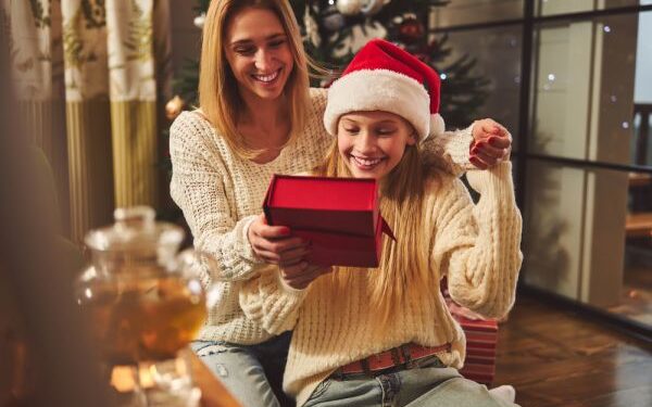 Πώς να διατηρήσετε τη μαγεία των Χριστουγέννων στα μεγαλύτερα παιδιά