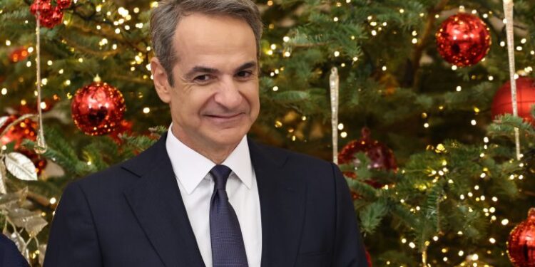 Μήνυμα Κυριάκου Μητσοτάκη: Να υποδεχτούμε το 2026 με αυτοπεποίθηση και αισιοδοξία