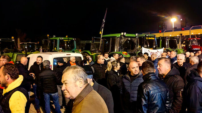 Μπλόκο Αγγγελόκαστρου : Στο πλευρό των αγροτών αρχές και φορείς του Αγρινίου-Που θα στηθούν νέα μπλόκα