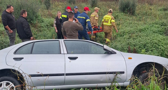 Εκτροπή αυτοκινήτου με εγκλωβισμό στη διασταύρωση Αμπελακίου Αμφιλοχίας (φωτο)