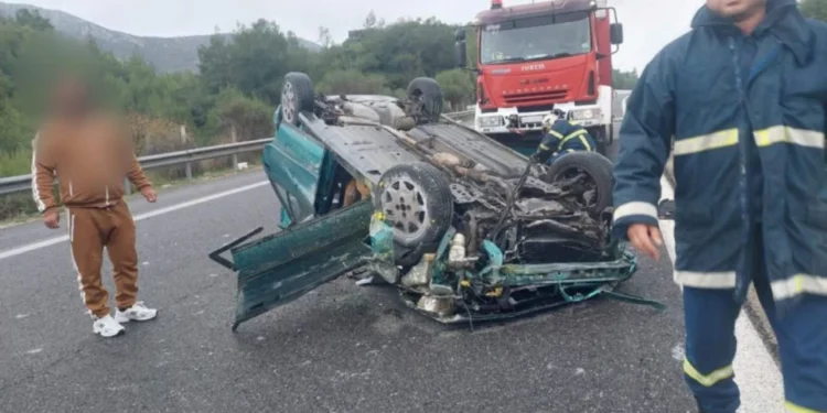 Σοβαρό τροχαίο: Επιχείρηση απεγκλωβισμού από την Πυροσβεστική (ΦΩΤΟ)