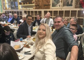 Το εορταστικό τραπέζι του Δημάρχου Αγρινίου Γ. Παπαναστασίου στους δημοσιογράφους της πόλης (φωτο – βίντεο)