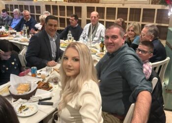 Το εορταστικό τραπέζι του Δημάρχου Αγρινίου Γ. Παπαναστασίου στους δημοσιογράφους (φωτο – βίντεο)