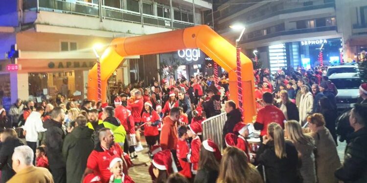 «Πλημμύρισε» από Αη Βασίληδες το Αγρίνιο – Μεγάλη συμμετοχή στο 7ο Agrinio Santa Run (φωτο – βίντεο)