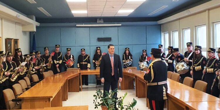 Η Φιλαρμονική Αγρινίου τα “έψαλλε” στον Δήμαρχο (φωτο – βίντεο)