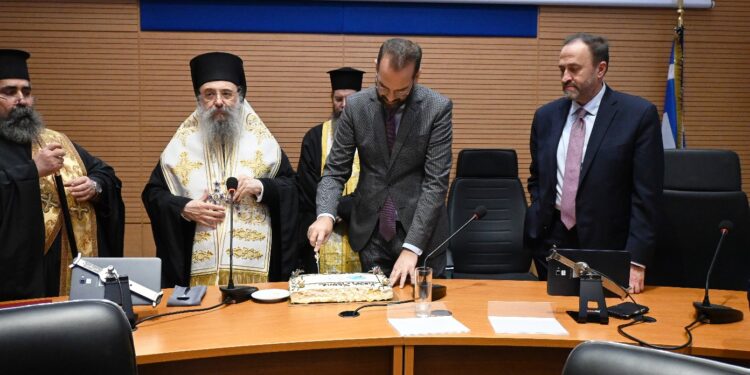 Ανταλλαγή ευχών στην Περιφέρεια Δυτικής Ελλάδας – Ν. Φαρμάκης: «Σήμερα αρχίζει ένας νέος κύκλος προσπάθειας»