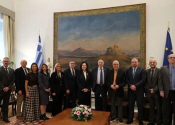 Συνάντηση του Προέδρου της Βουλής με τον Πρόεδρο και μέλη του Δ.Σ. της Πα.Δ.Ε.Ε.