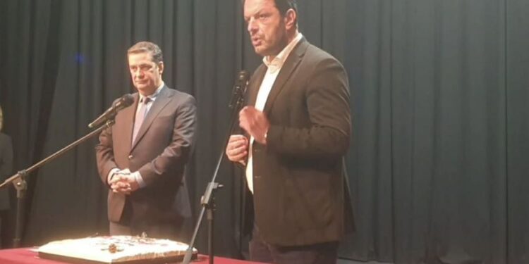 Από τον πατέρα στους εργαζόμενους: ο Γκρίζης στέλνει μήνυμα ουσίας