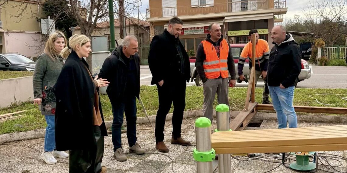 Στη Νέα Αβόρανη ο Αντιπεριφερειάρχης Θανάσης Μαυρομμάτης – Αυτοψία στην πρόοδο των παρεμβάσεων στις εισόδους των χωριών