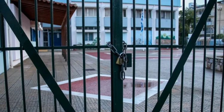 Αιτωλοακαρνανία: Κλειστά όλα τα σχολεία την Τετάρτη με απόφαση Φαρμάκη – “Απόλυτη προτεραιότητά μας η ασφάλεια των μαθητών”