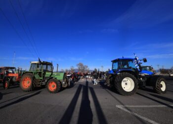 Κάθοδος των τρακτέρ στην Αθήνα η πρόταση της Νίκαιας – Η ατζέντα της σημερινής συνάντησης κυβερνητικού κλιμακίου με τους αγρότες