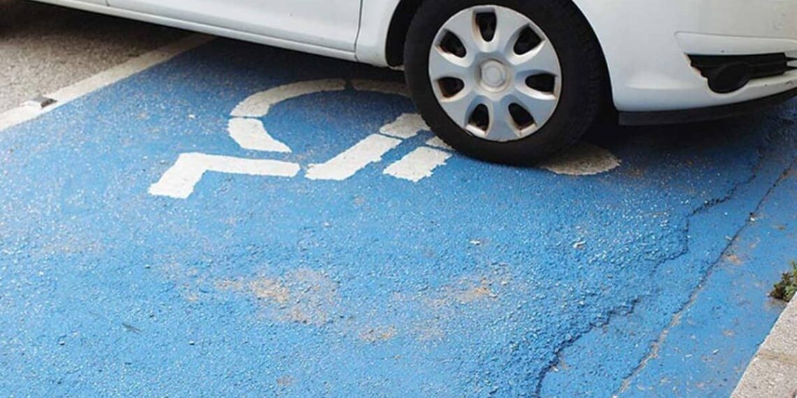 Αγρίνιο: Όταν το πρόβλημα δεν είναι το πάρκινγκ, αλλά η συνείδηση!