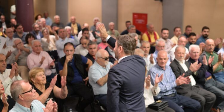 ΠΑΣΟΚ: Κλείνουν κύκλοι, ανοίγουν πόρτες – όχι χωρίς αστερίσκους