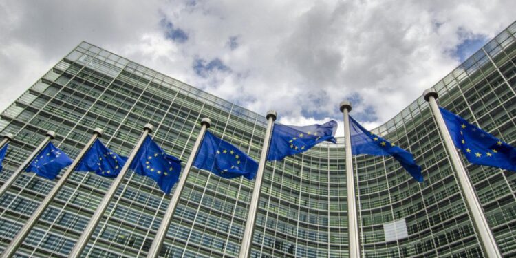 Προειδοποίηση της Κομισιόν στην Ελλάδα για την οπλοκατοχή