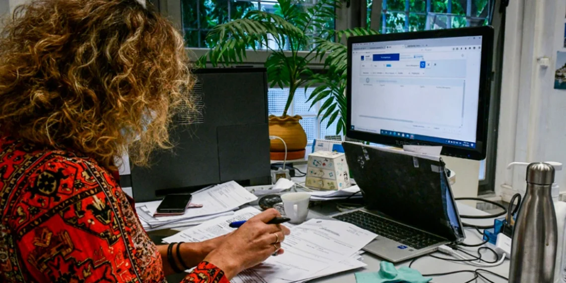 Αλλάζουν όλα από σήμερα για τα πειθαρχικά των δημοσίων υπαλλήλων: Παραπτώματα η παρενόχληση και η άρνηση αξιολόγησης