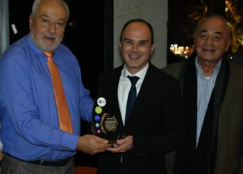 Ομοσπονδία Συλλόγων Αιγιαλείας: Τιμή στον Λάμπρο Δημητρογιάννη για τη συμβολή του στον πολιτισμό