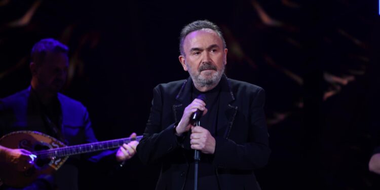 Σταμάτης Γονίδης: Backstage φωτογραφίες από το νέο του video clip