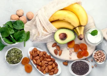 Μαγνήσιο: Το Νο 1 σύμπτωμα που μαρτυρά ότι έχετε έλλειψη, σύμφωνα με τους ειδικούς