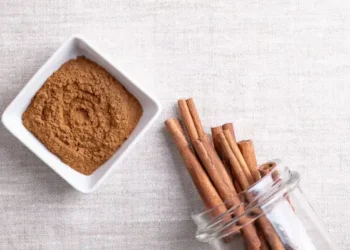 Βοηθάει η κανέλα με την υψηλή αρτηριακή πίεση; Τι λένε οι επιστήμονες