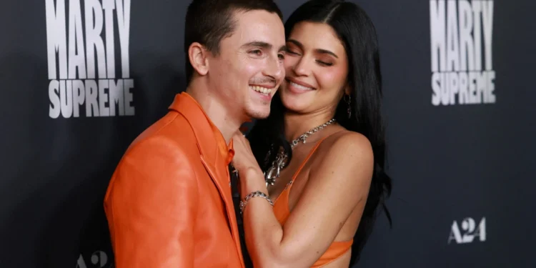 Κάιλι Τζένερ – Τιμοτέ Σαλαμέ: Έκαναν το επόμενο βήμα στη σχέση τους – Μένουν μαζί εδώ κι έναν χρόνο