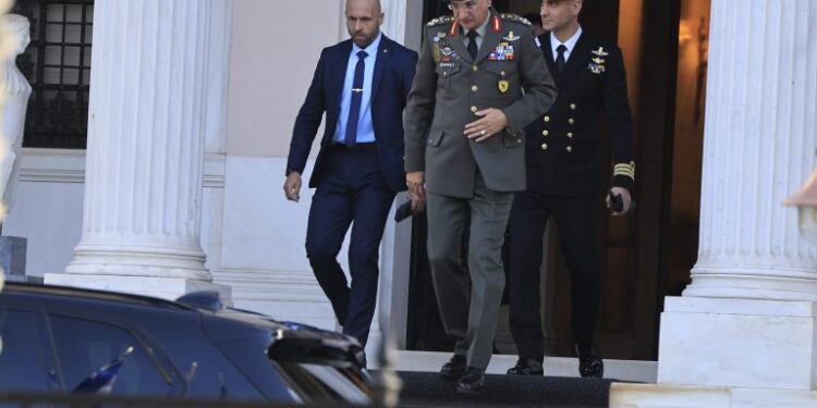 ΚΥΣΕΑ: Παρατάθηκαν οι θητείες των αρχηγών των Γενικών Επιτελείων Στρατού – Παραμένουν και οι αρχηγοί ΕΛ.ΑΣ. και Πυροσβεστικής