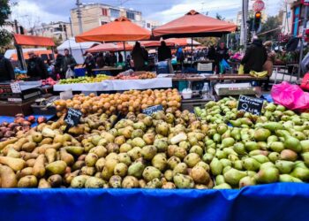 «Πρέπει το υπουργείο Οικονομικών να μας ακούσει» – Τι ζητούν οι εκπρόσωποι των πωλητών Λαϊκών Αγορών